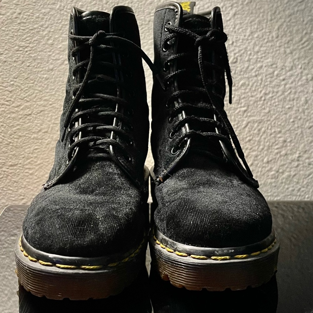 Vintage English DR. MARTENS 1460 Black Velvet Boots Size U.S 7